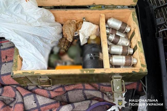 Новини Вінниці - фото з Автомат, гранати та тисячі набоїв: у Гайсинському районі чоловік ховав цілий арсенал зброї