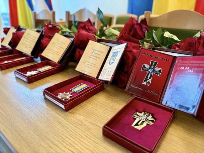 Новини Вінниці - фото з Родинам полеглих захисників з Бершадської громади вручили ордени та відзнаки Президента України