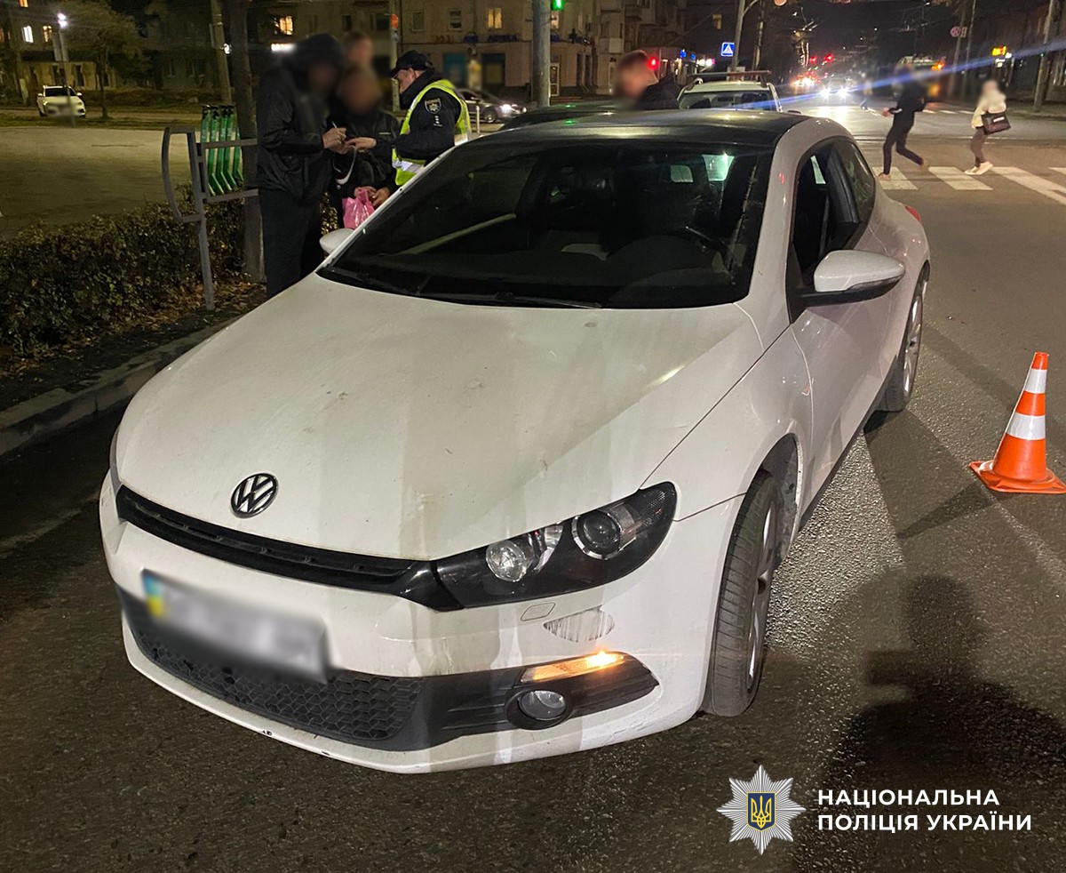 Новини Житомира - фото з У Житомирі автомобіль збив чоловіка на електросамокаті — постраждалий в лікарні