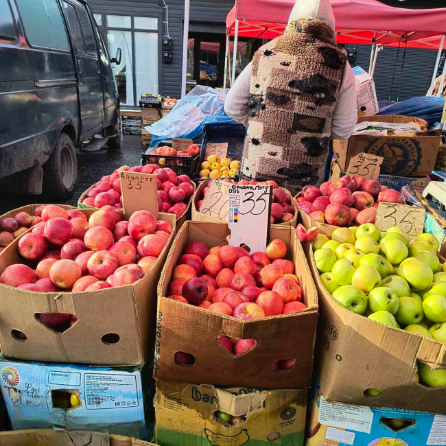 Новини Вінниці - фото з Що і за скільки продають на Привокзальному ринку Вінниці: актуальні ціни на овочі та фрукти