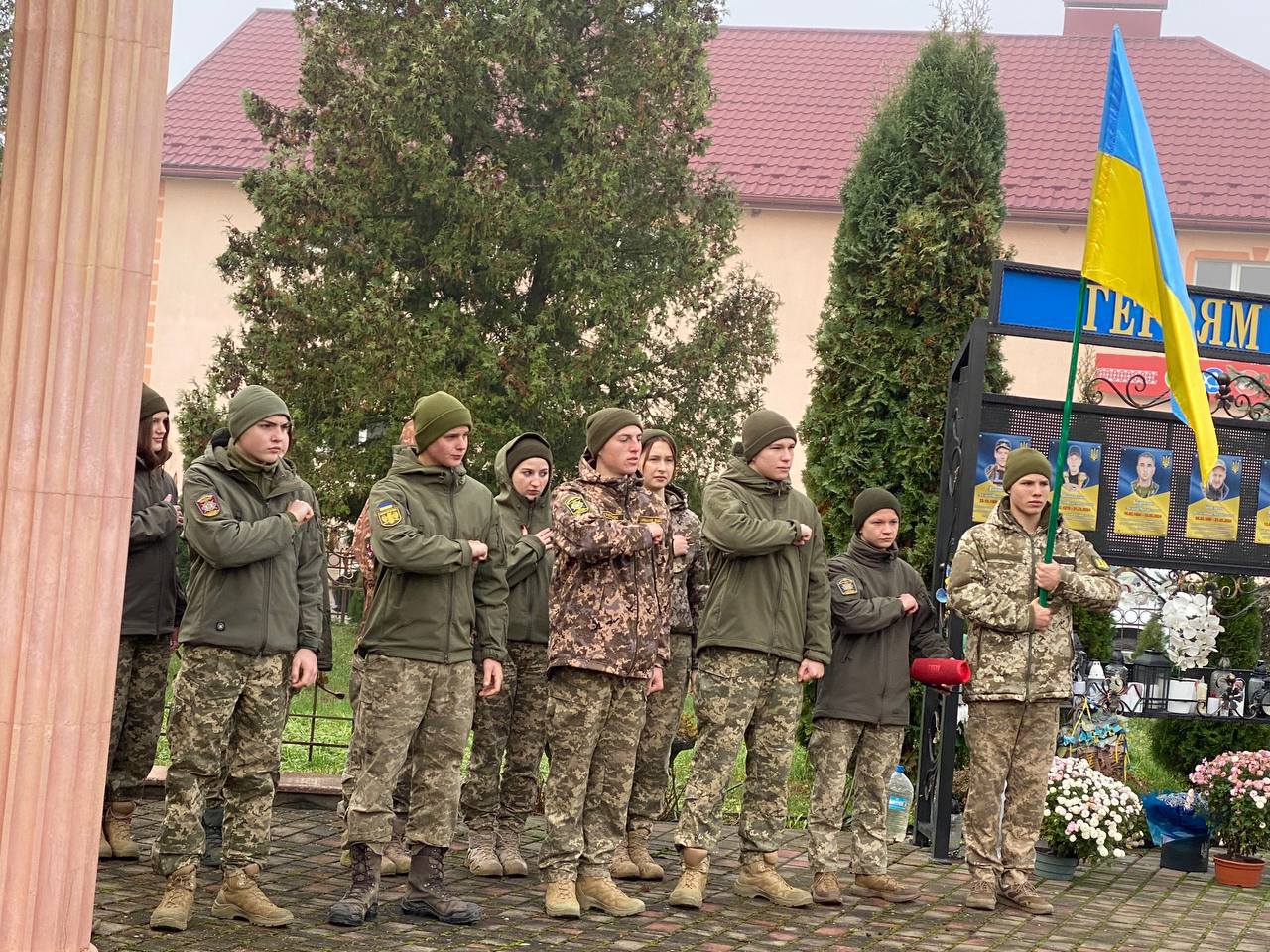 Новини Тернополя - фото з У Коропці зустріли оборонця Маріуполя, морпіха Анатолія Дворського