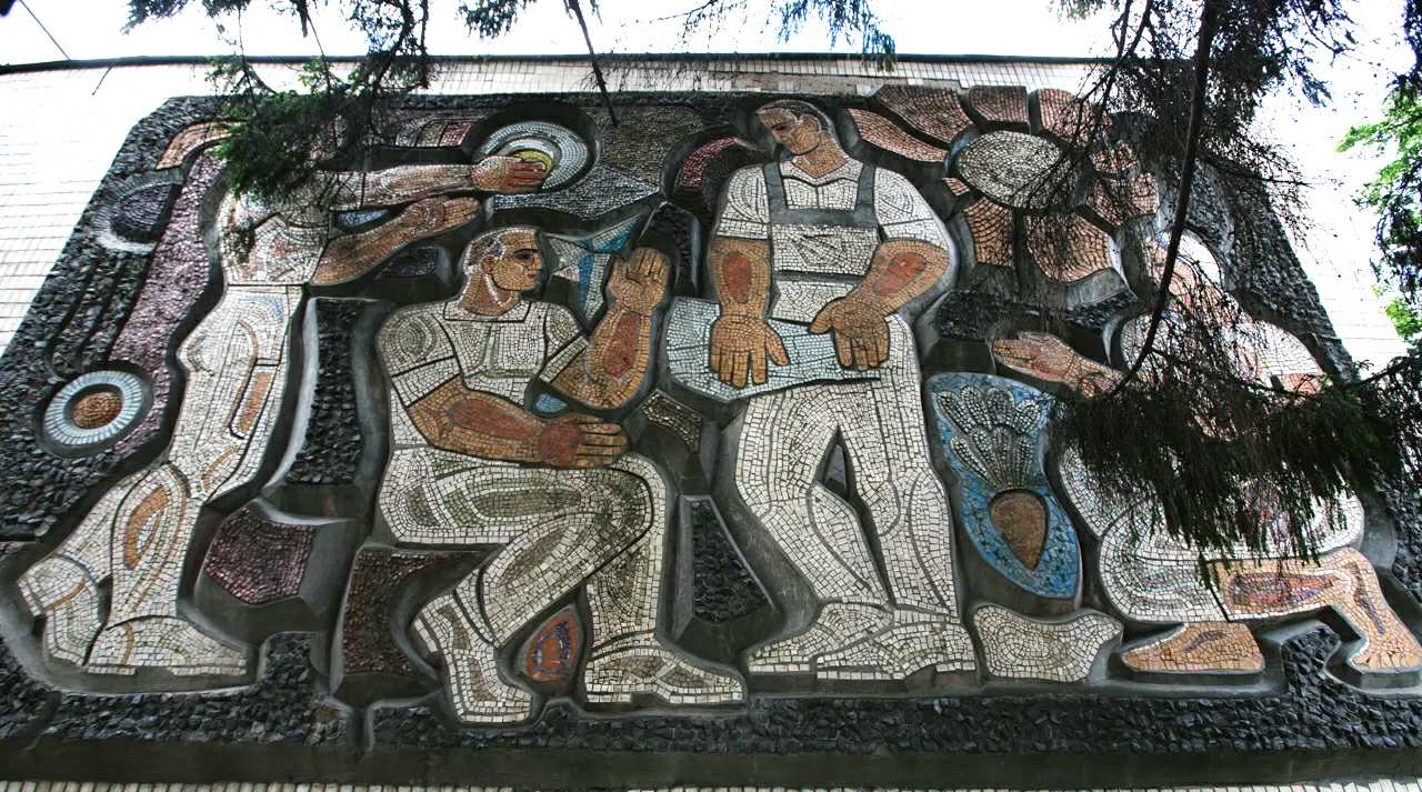 Новини Вінниці - фото з Мозаїчне панно Вінниці: на яких будівлях збереглися малюнки з кольорової смальти і яка їх історія