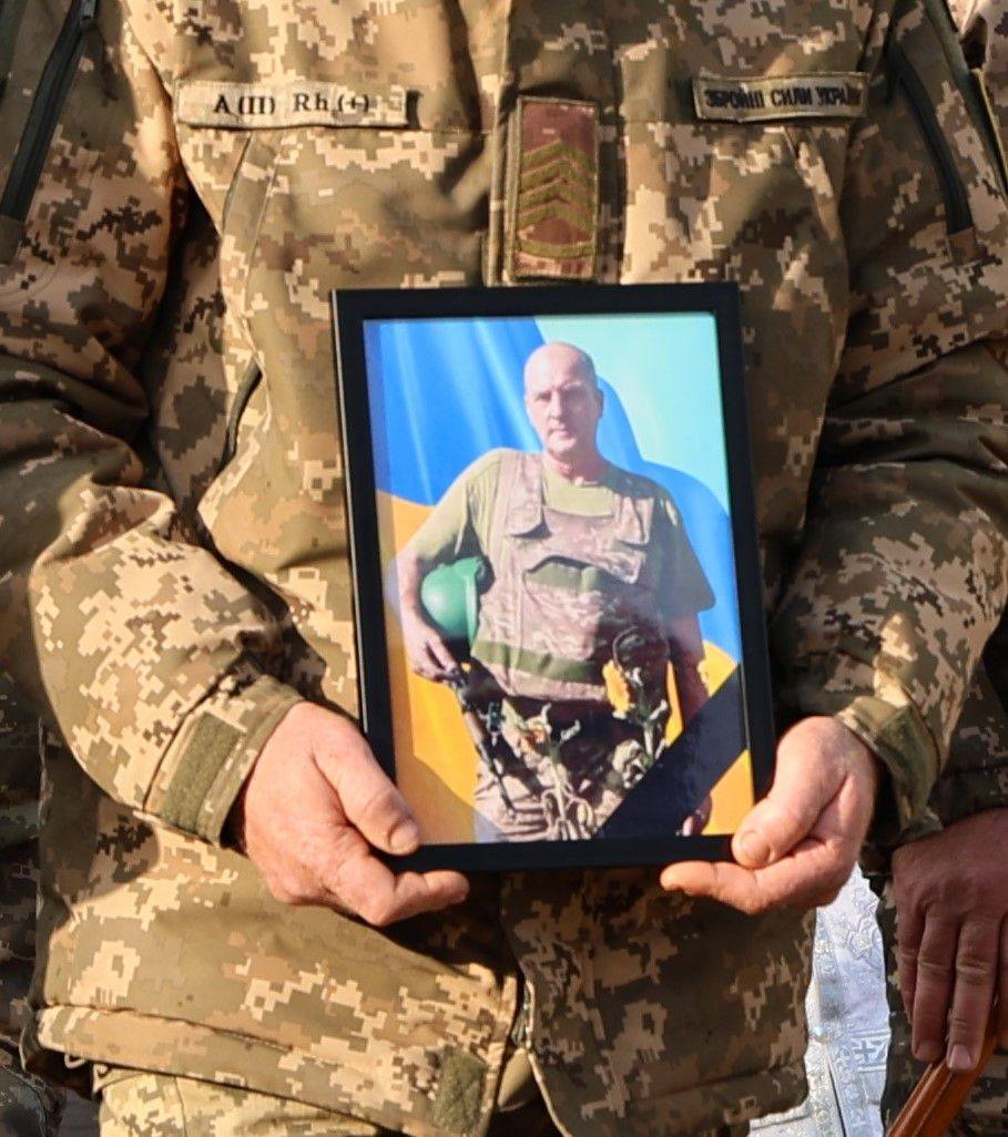 Новини Хмельницького - фото з На Хмельниччині попрощалися із двома захисниками У Красилові попрощалися із Віктором Кучинським