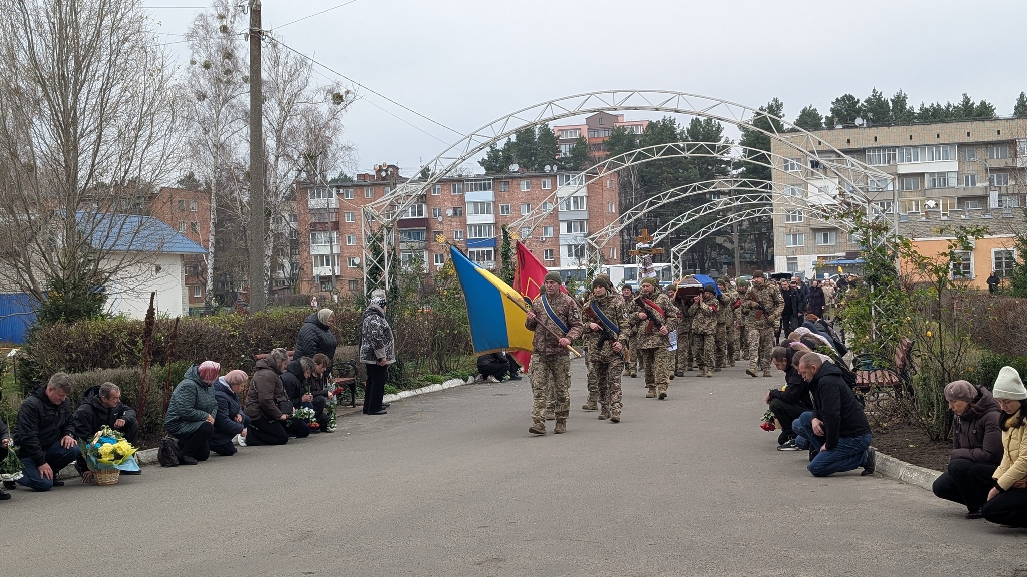 Новини Хмельницького - фото з На Хмельниччині попрощалися із двома захисниками У Славуті попрощалися із Олександром Ходаківським