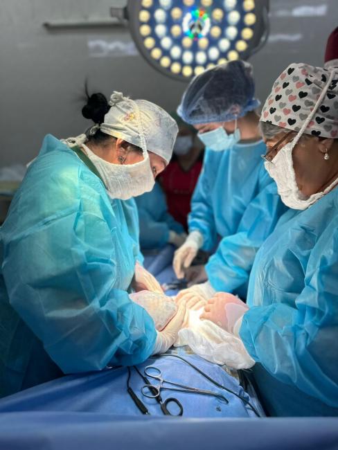 Новини Вінниці - фото з Вінницькі хірурги провели рідкісну операцію та видалили 18-кілограмову кістому яєчника