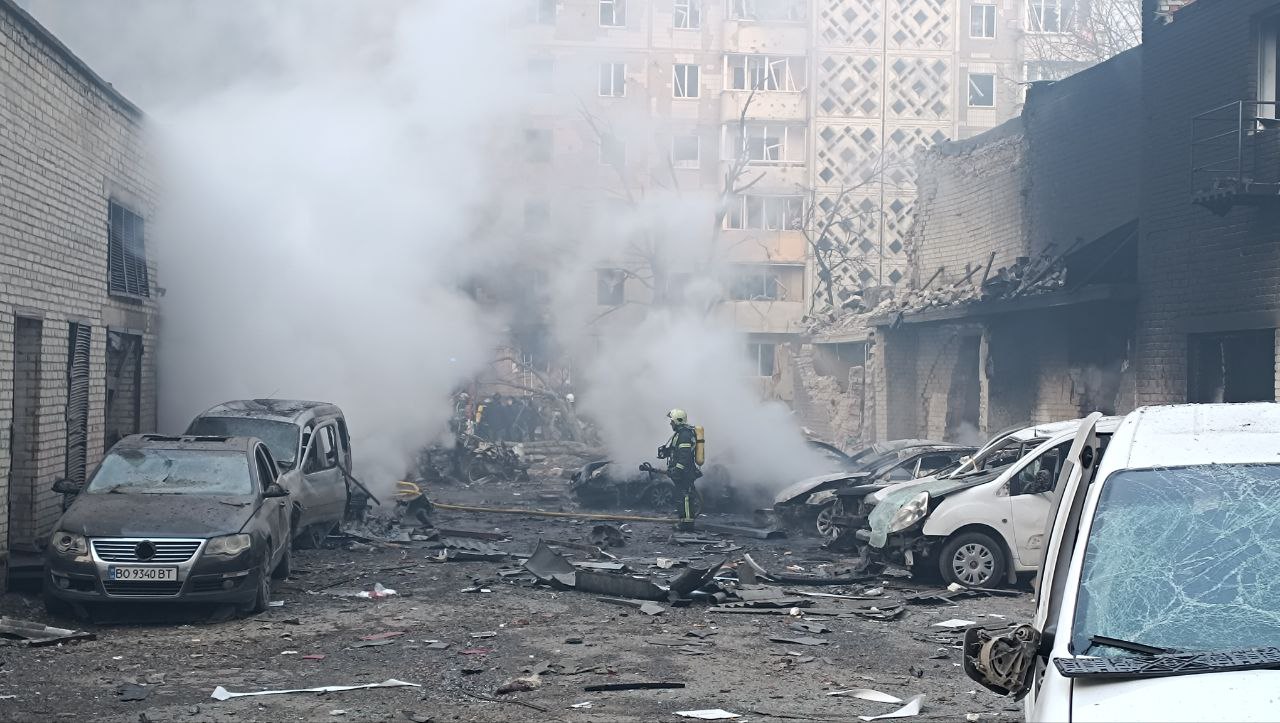 Новини Тернополя - фото з Вистрибували через балкон: мешканці будинку на 15 Квітня розповіли, як рятувалися під час обстрілу