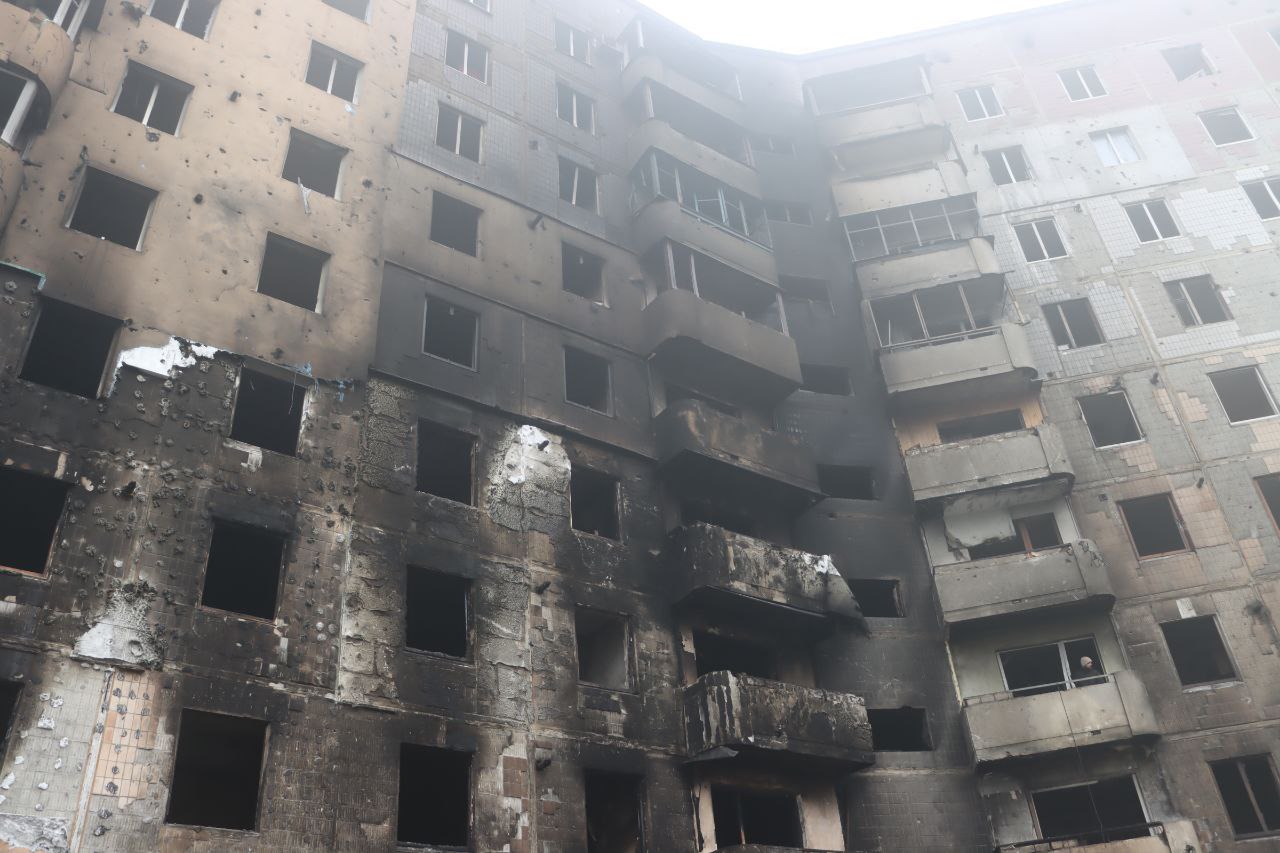 Новини Тернополя - фото з З підвалів відкачують воду, люди виносять вціліле майно: що відбувається на 15 Квітня