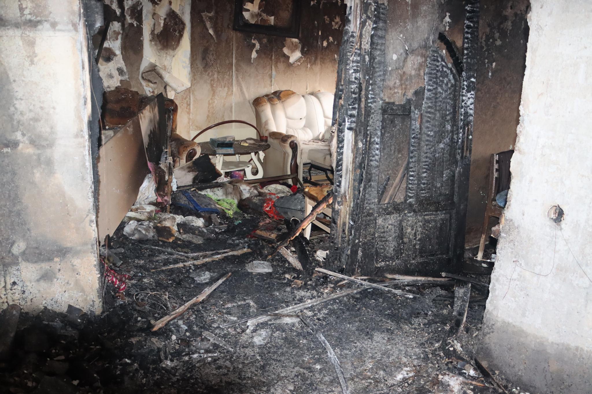 Новини Тернополя - фото з Кімнати вигоріли, стіни чорні: що всередині будинку на 15 Квітня, де стався приліт