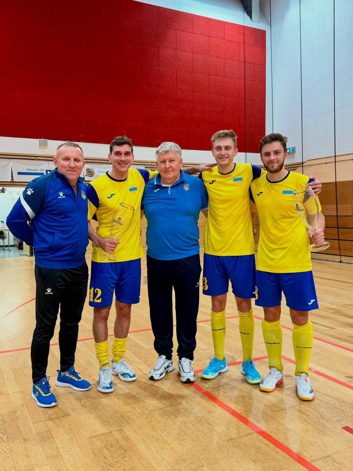 Новини Вінниці - фото з Вінницькі індорхокеїсти привезли срібло з Німеччини