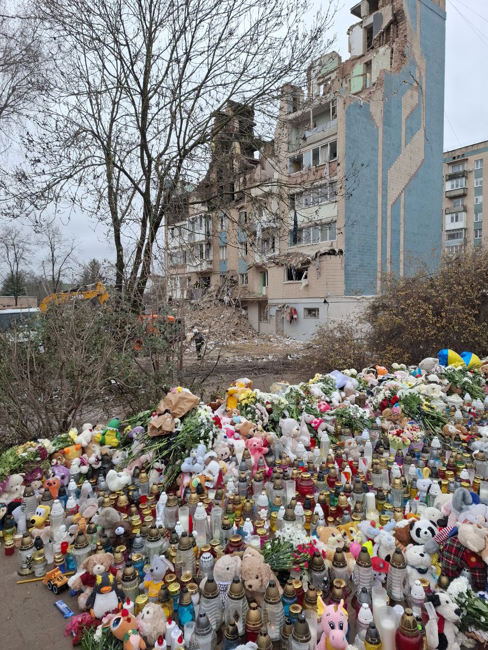 Новини Тернополя - фото з Працювали попри біль, холод та втому... Дякуємо людям, які проводили рятувальну операцію в Тернополі