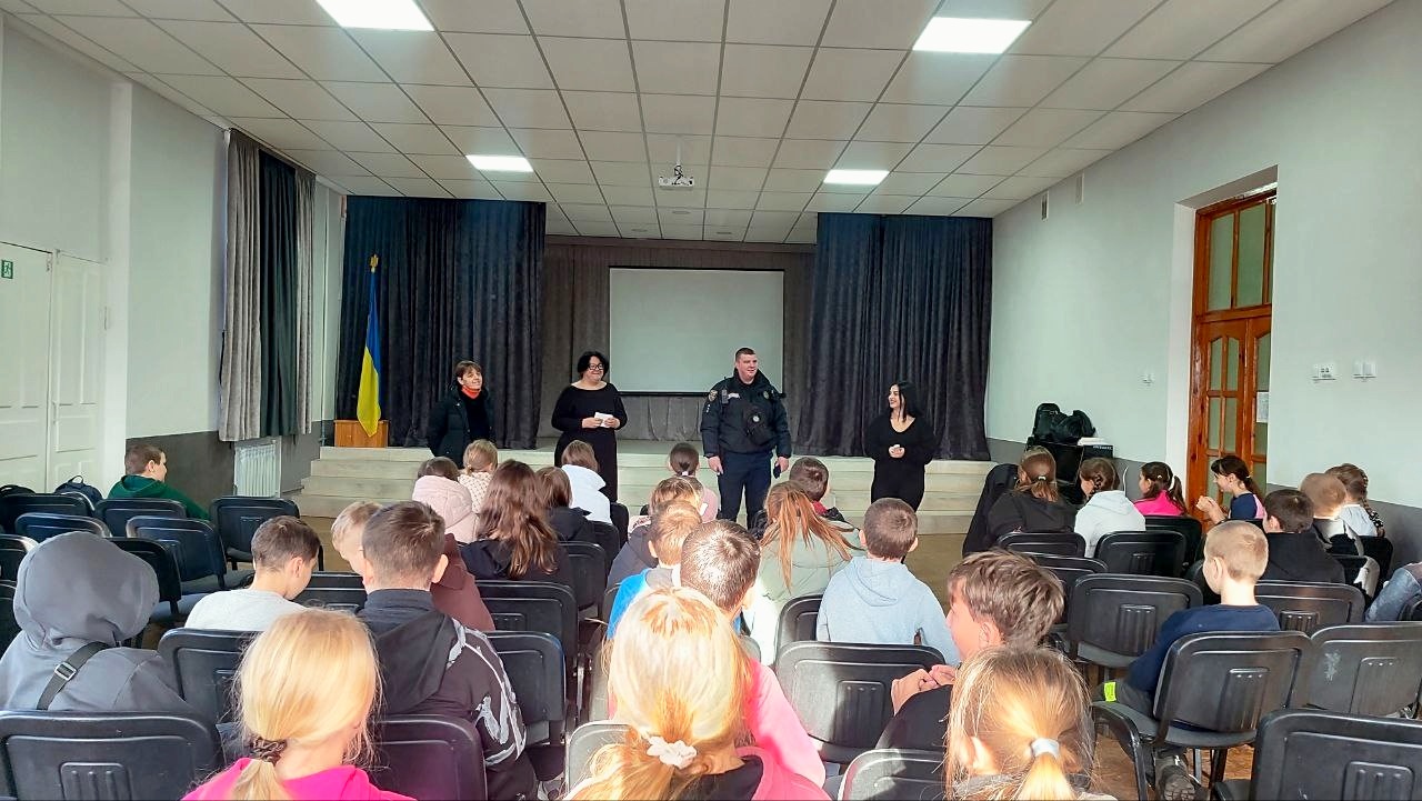 Новини Козятина - фото з Козятинські правоохоронці проводять інформативні зустрічі з учнями