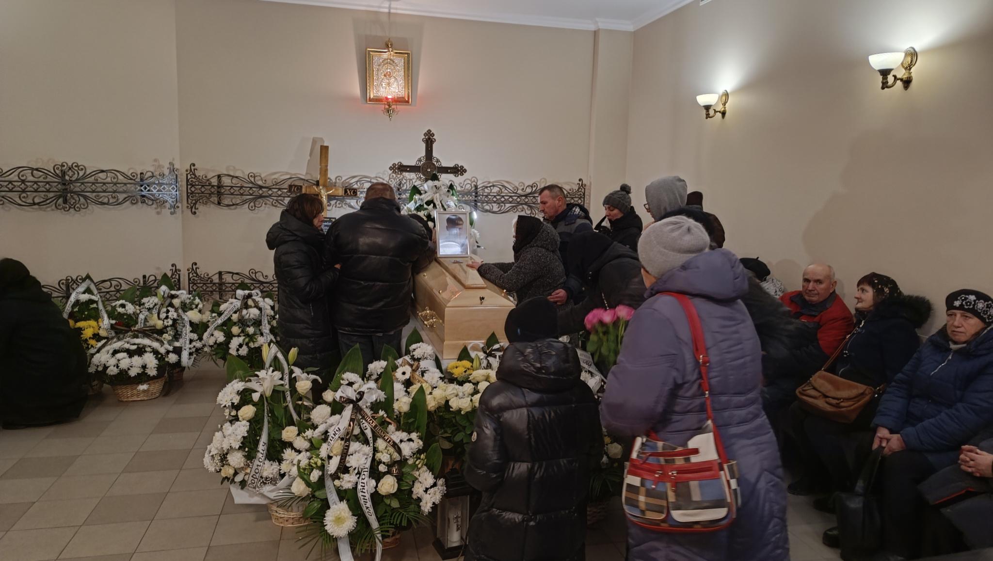 Новини Тернополя - фото з Тернопіль прощається із 17-річним Артемом Малютою, життя якого обірвала ворожа атака