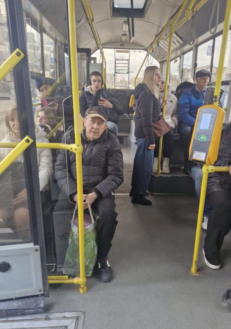Новини Вінниці - фото з «Вигнали з автобуса, ніби я злочинниця»: як електронна оплата у транспорті підводить пасажирів і що з цим робити