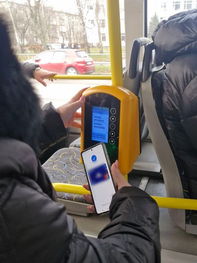 Новини Вінниці - фото з «Вигнали з автобуса, ніби я злочинниця»: як електронна оплата у транспорті підводить пасажирів і що з цим робити