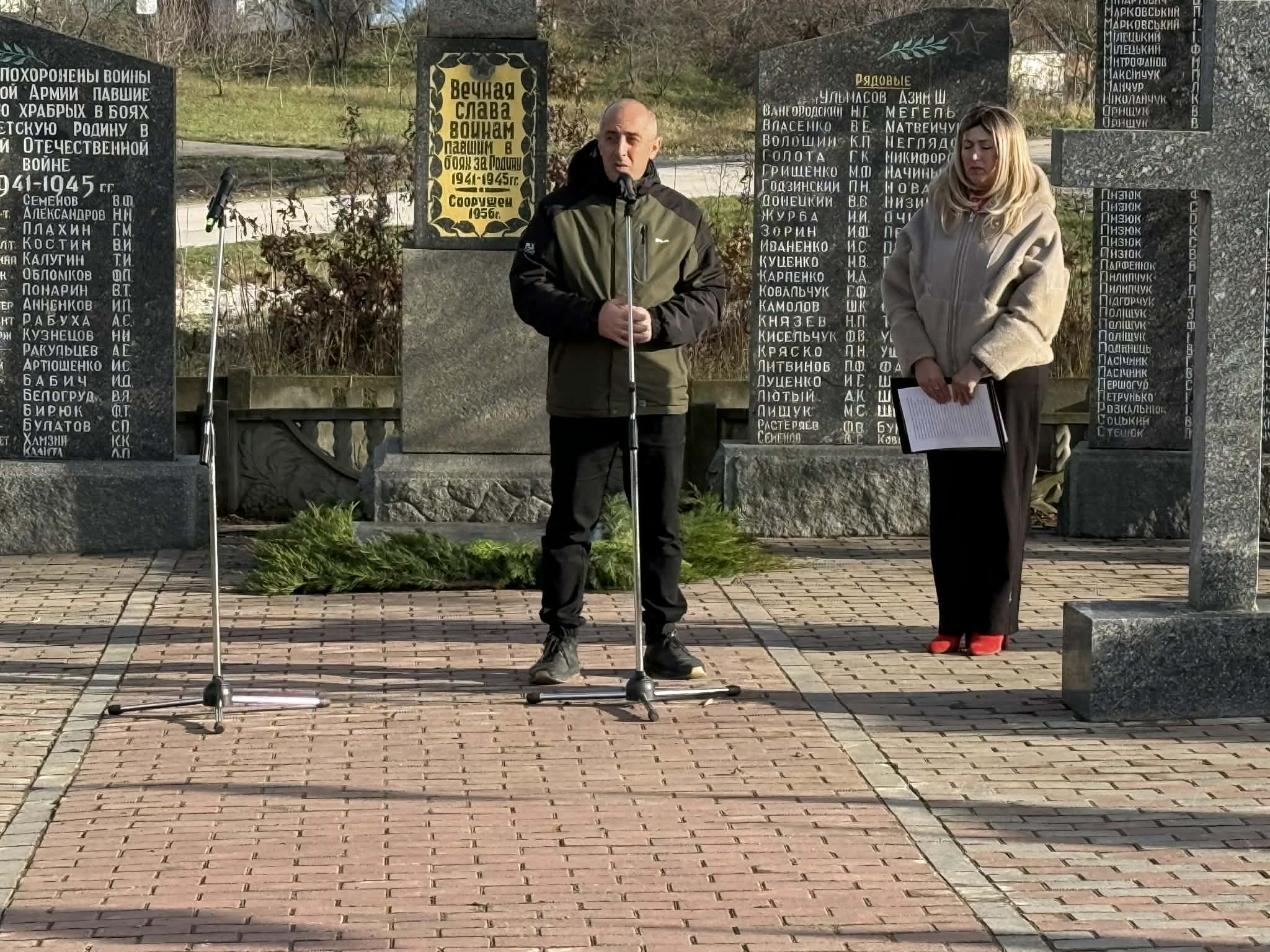 Новини Козятина - фото з В Жежелеві меморіал Героїв поповнився ще 5-ма плакатами земляків