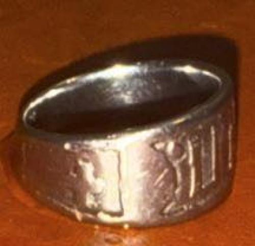 Поліція просить допомогти встановити особу за ознаками, зокрема й кільцем