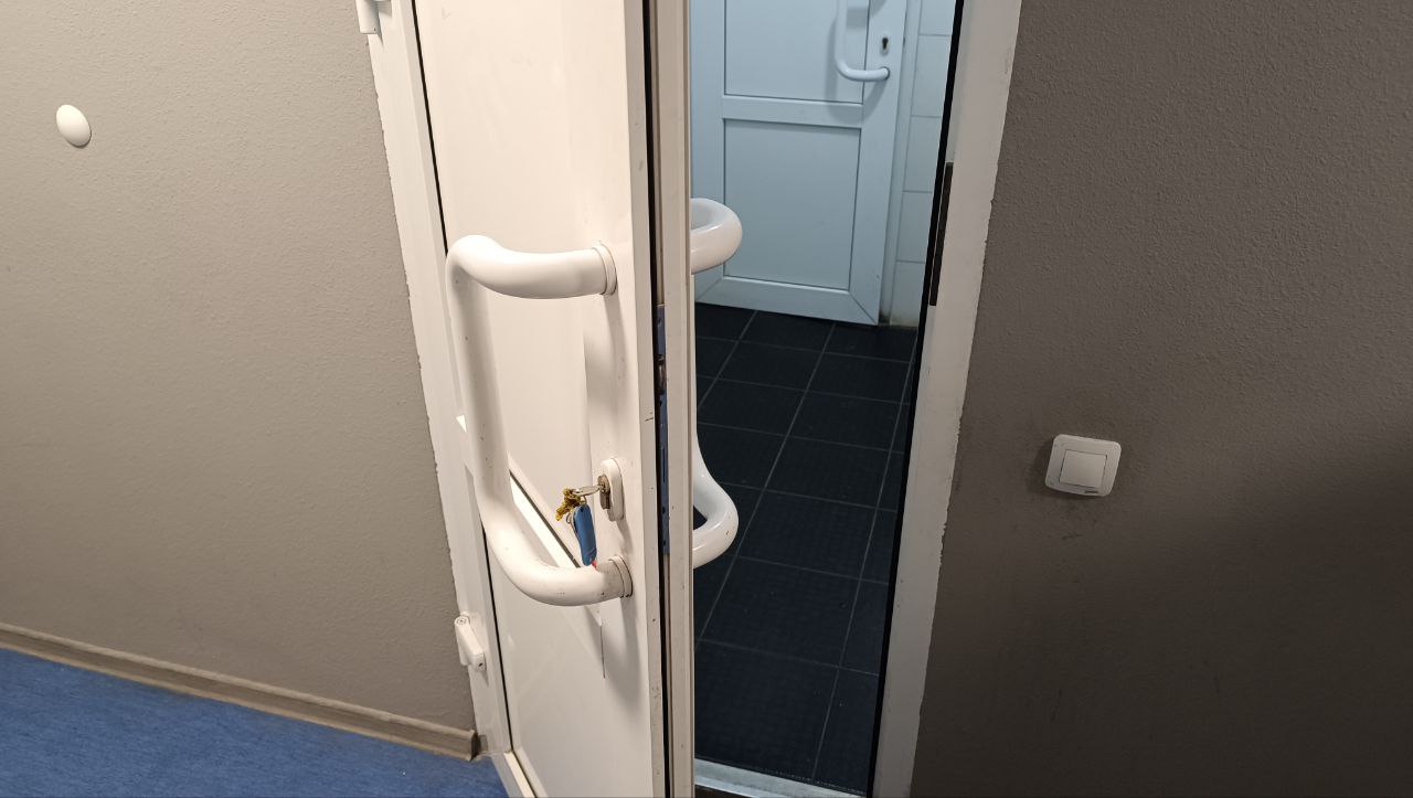 Новини Тернополя - фото з Проблеми з доступністю та перешкоди на доріжках. Відомий бігун розкритикував умови на тернопільському стадіоні