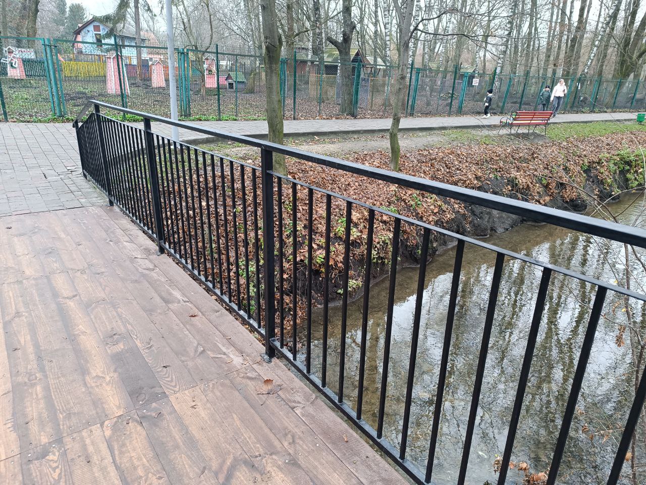Новини Тернополя - фото з У парку «Сопільче» відремонтували міст біля звіринця: що змінилося і скільки це коштувало?