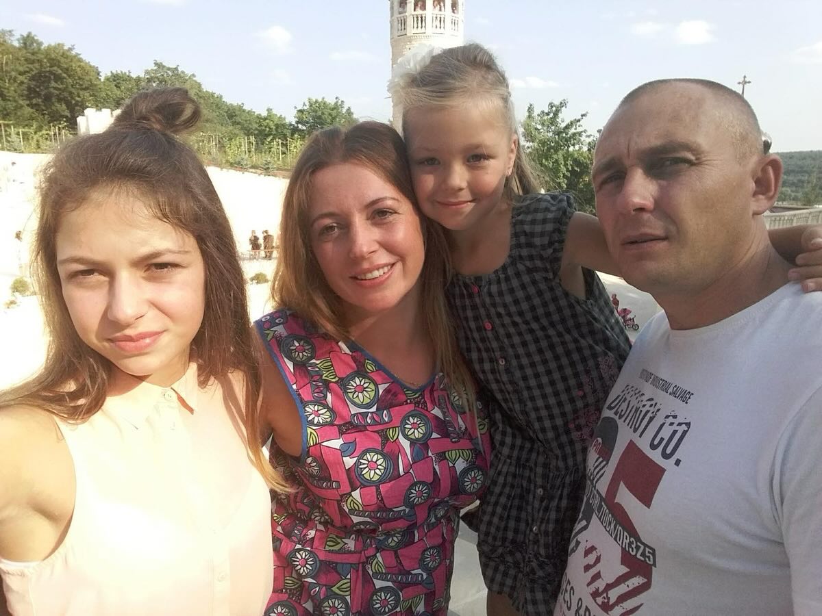 «Час не лікує. Просто вчимося жити з болем». Історія родини Ременців через рік після трагедії