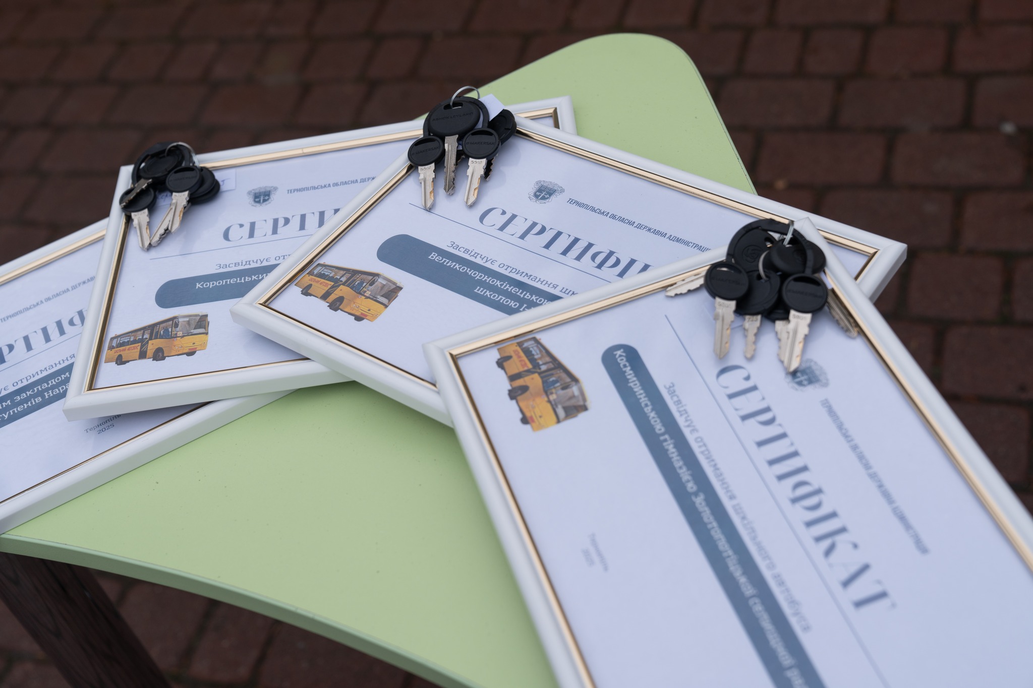 Новини Тернополя - фото з Шкільні автобуси отримали чотири громади на Тернопільщині