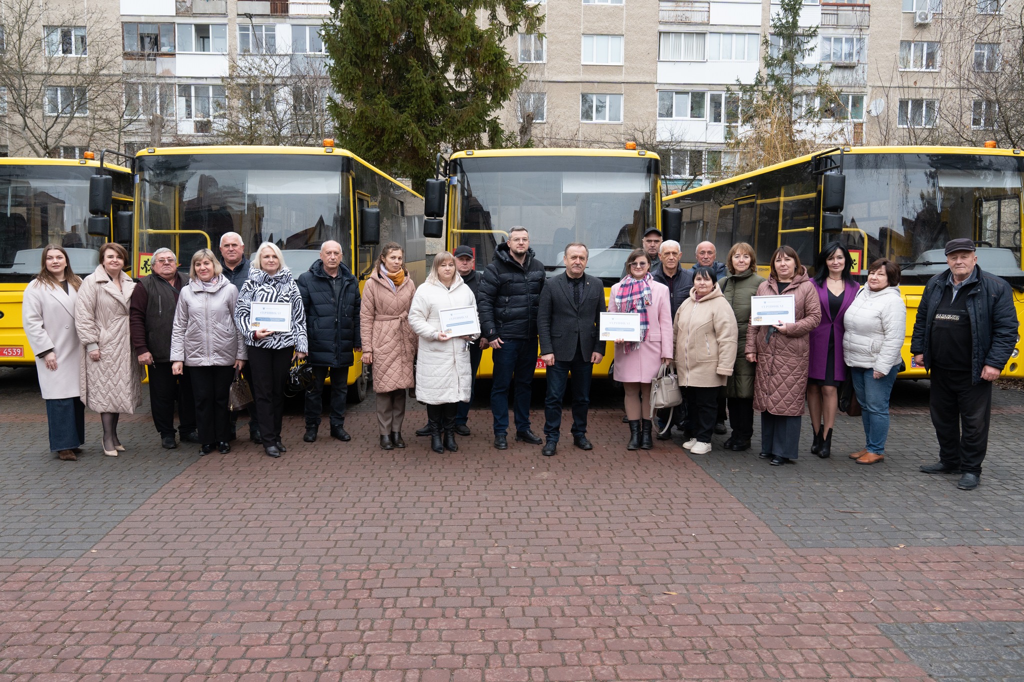 Новини Тернополя - фото з Шкільні автобуси отримали чотири громади на Тернопільщині