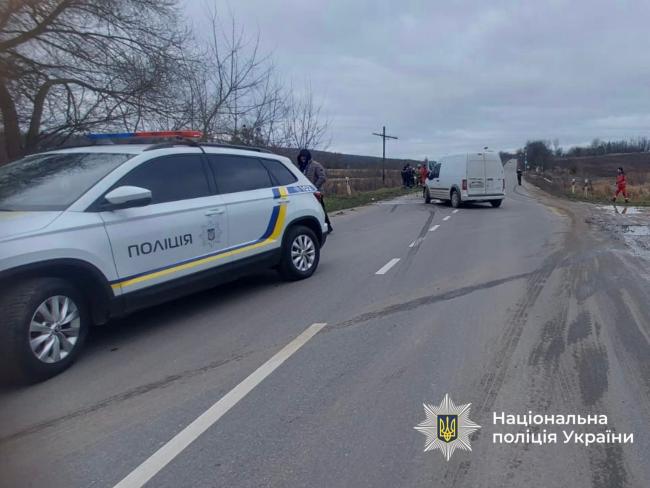 Новини Вінниці - фото з Моторошна аварія бля Гайсина: ВАЗ наскрізь прошило відбійником