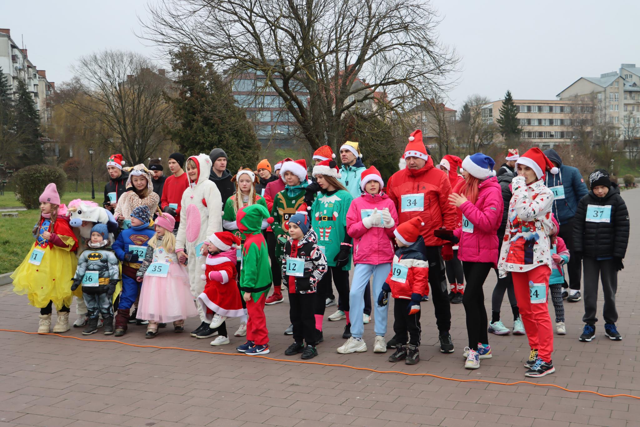 Новини Тернополя - фото з На набережній провели благодійний забіг, щоб допомогти дітям, які постраждали від ракетного удару по Тернополю