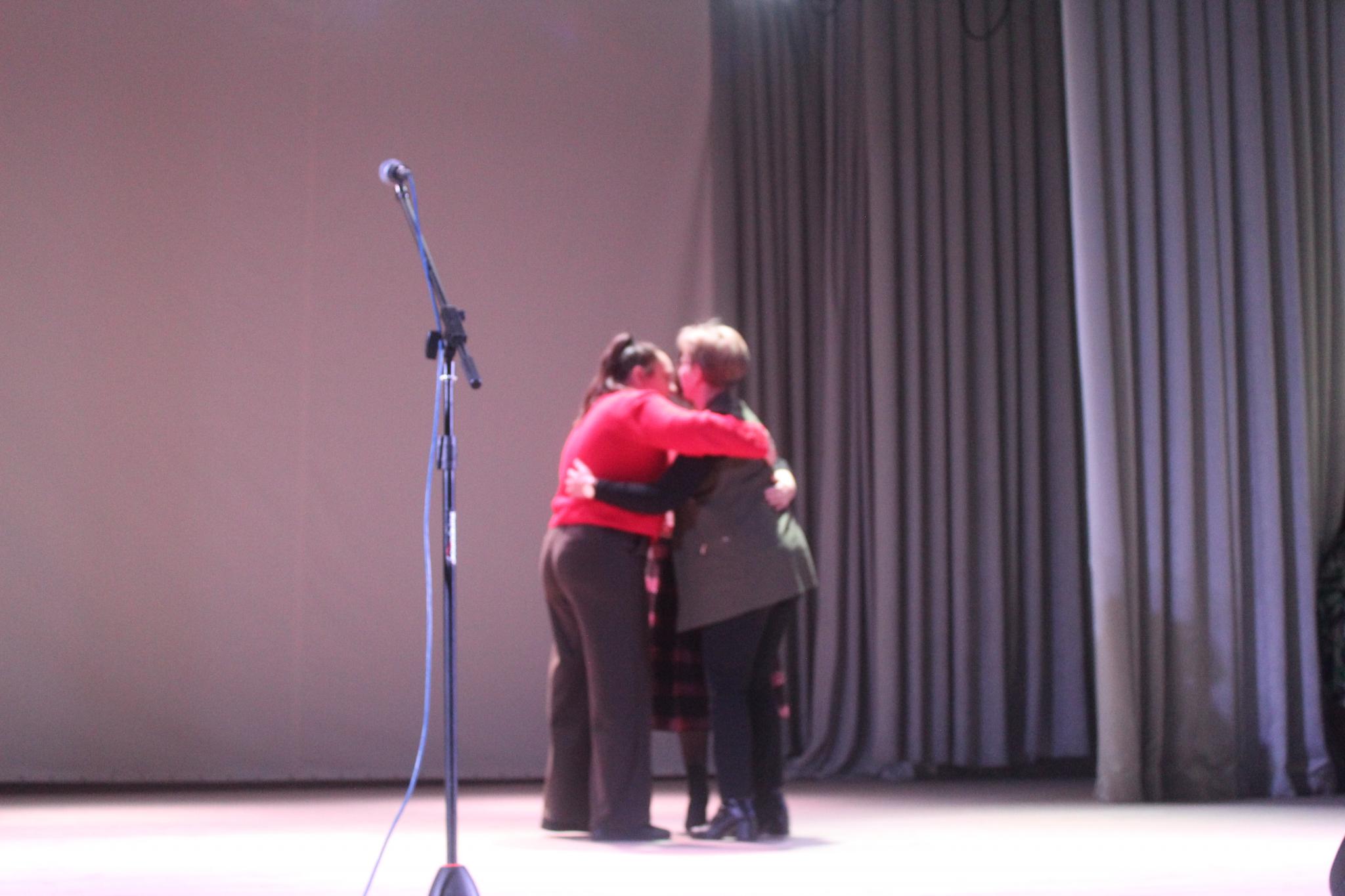 Новини Козятина - фото з Квіти, подарунки, обійми, поцілунки і відеострічка вітань з передової