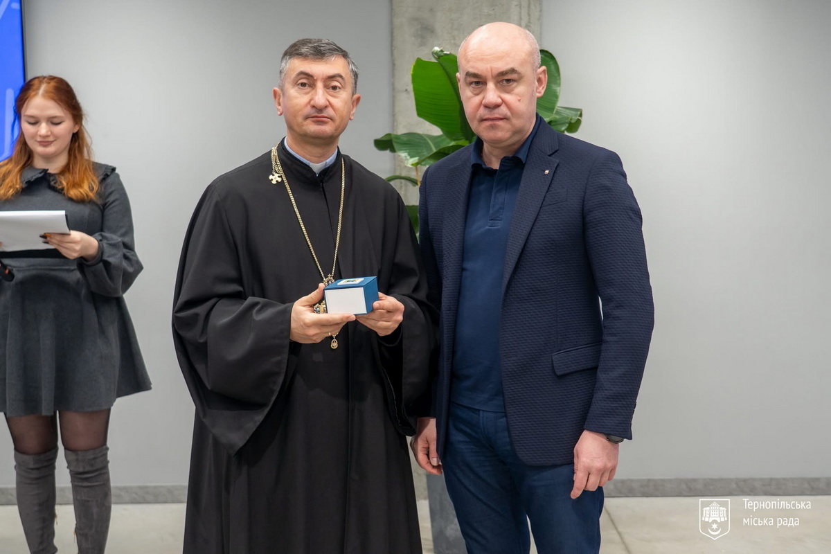 Новини Тернополя - фото з Священники з Тернопільщини отримали відзнаки за волонтерське служіння