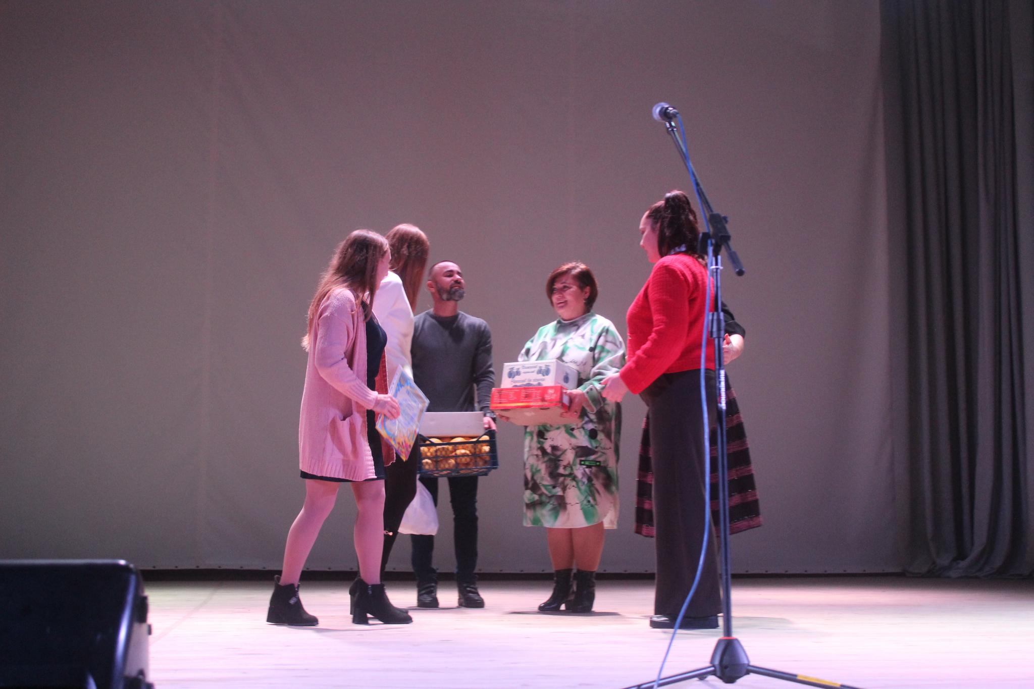 Новини Козятина - фото з Квіти, подарунки, обійми, поцілунки і відеострічка вітань з передової