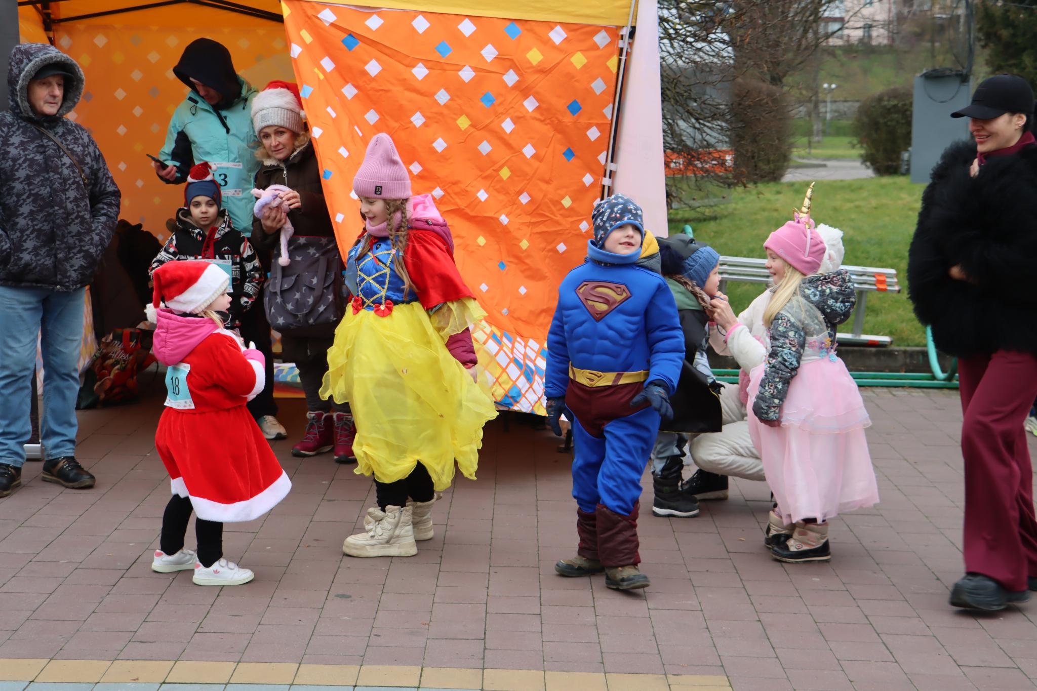 Новини Тернополя - фото з На набережній провели благодійний забіг, щоб допомогти дітям, які постраждали від ракетного удару по Тернополю