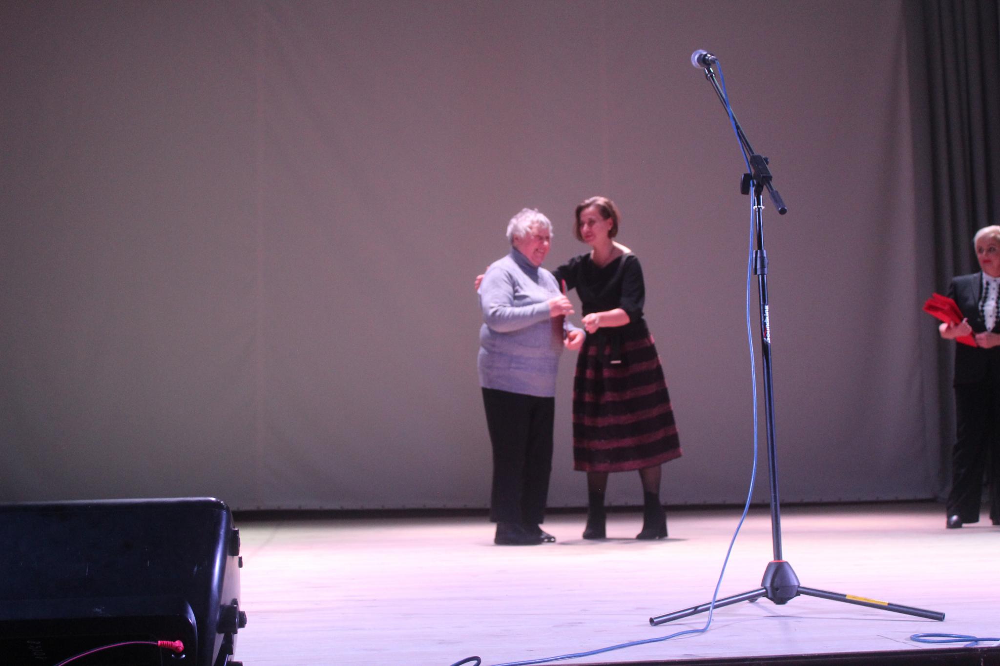 Новини Козятина - фото з Квіти, подарунки, обійми, поцілунки і відеострічка вітань з передової