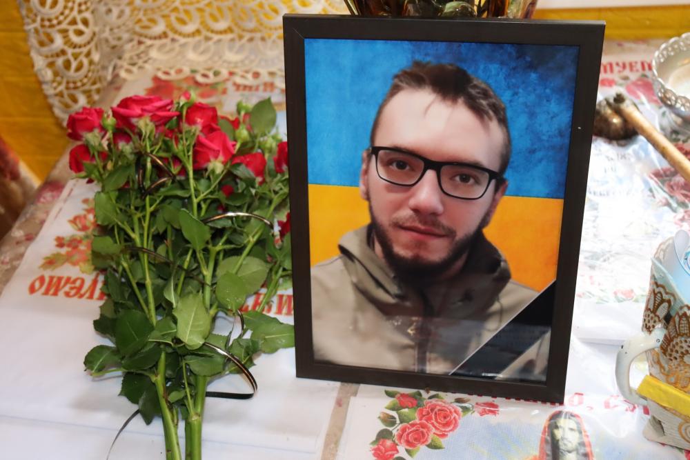 Артем Мельник