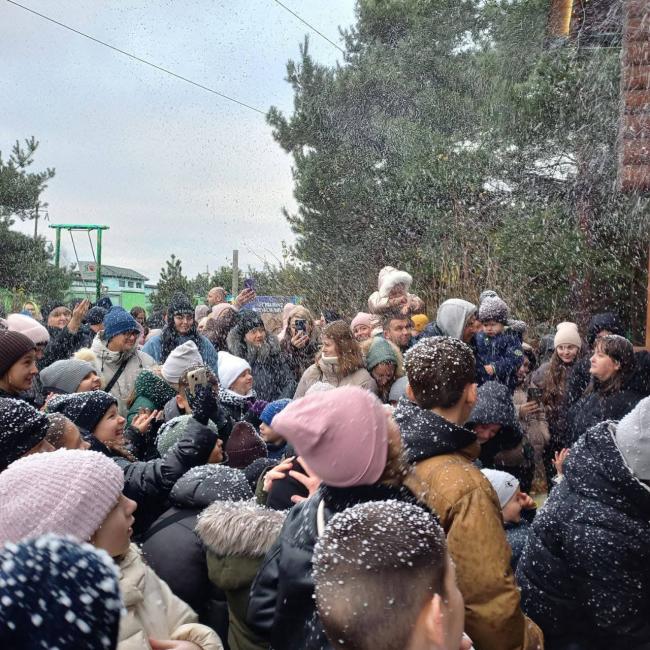 Новини Вінниці - фото з Найдовше святкове намисто в Україні: у Подільському зоопарку встановили рекорд