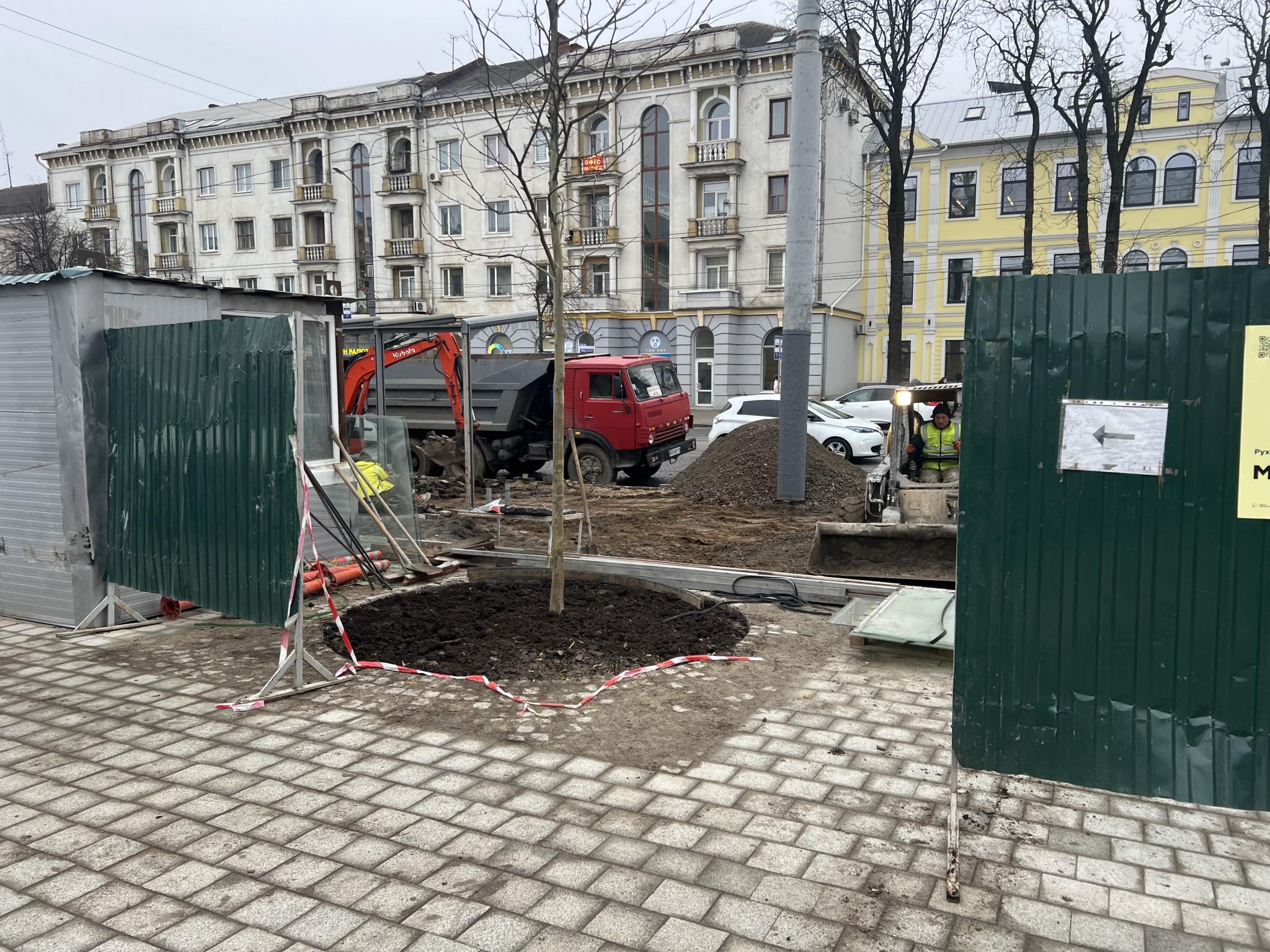 Новини Вінниці - фото з На майдані Небесної Сотні активно ведуться ремонтні роботи: що змінюють?