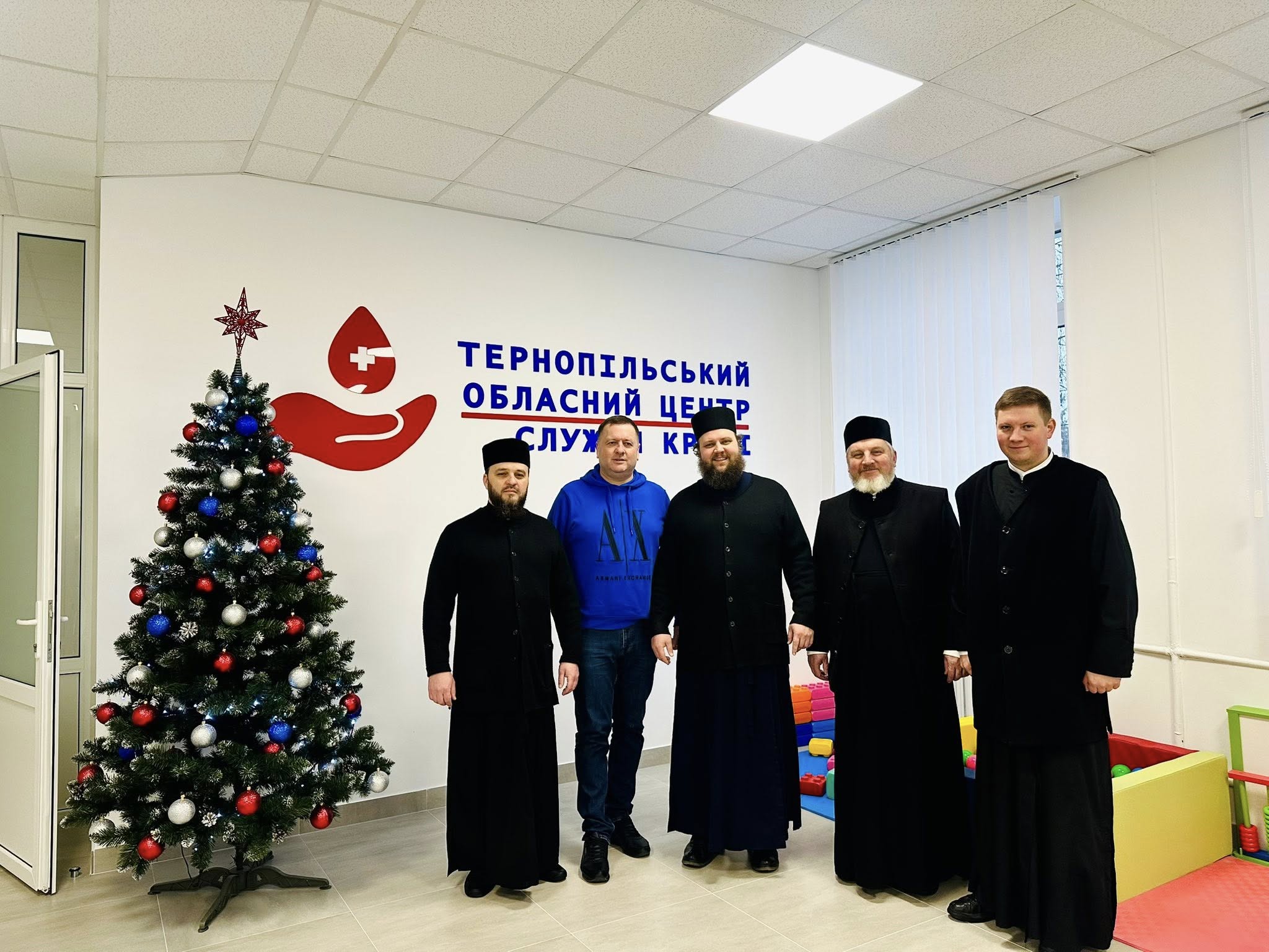 Новини Тернополя - фото з Священники Свято Троїцького духовного центру здали кров для потребуючих