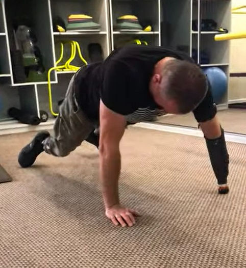 Новини Вінниці - фото з «Думаю про сім’ю — і рухаюся вперед»: ветеран після протезування сів за кермо та зайнявся боротьбою на татамі