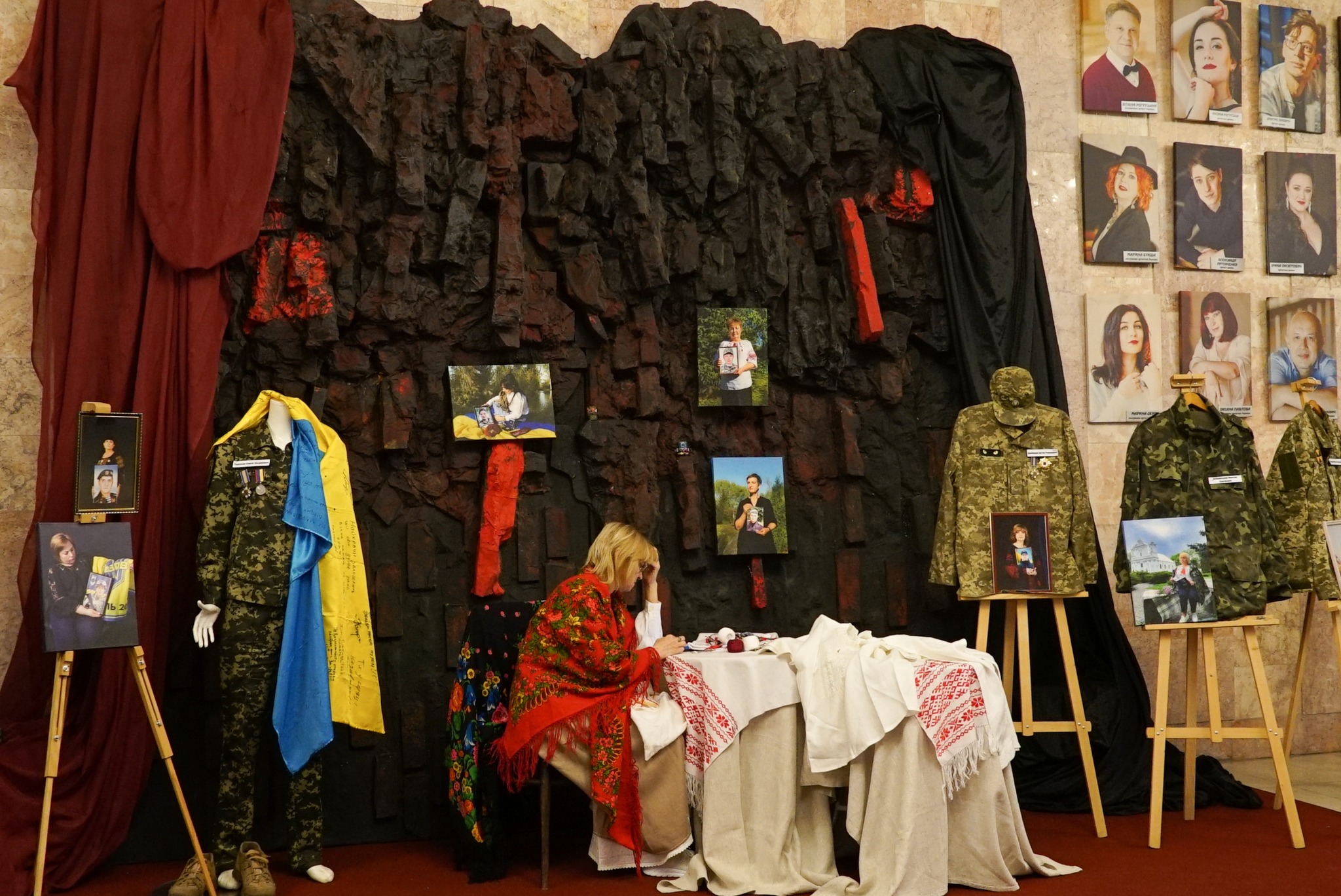 Новини Житомира - фото з У Житомирі відбувся благодійний показ вистави «МАМИ́»