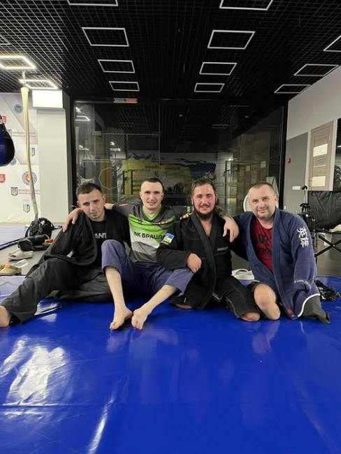 Новини Вінниці - фото з «Думаю про сім’ю — і рухаюся вперед»: ветеран після протезування сів за кермо та зайнявся боротьбою на татамі