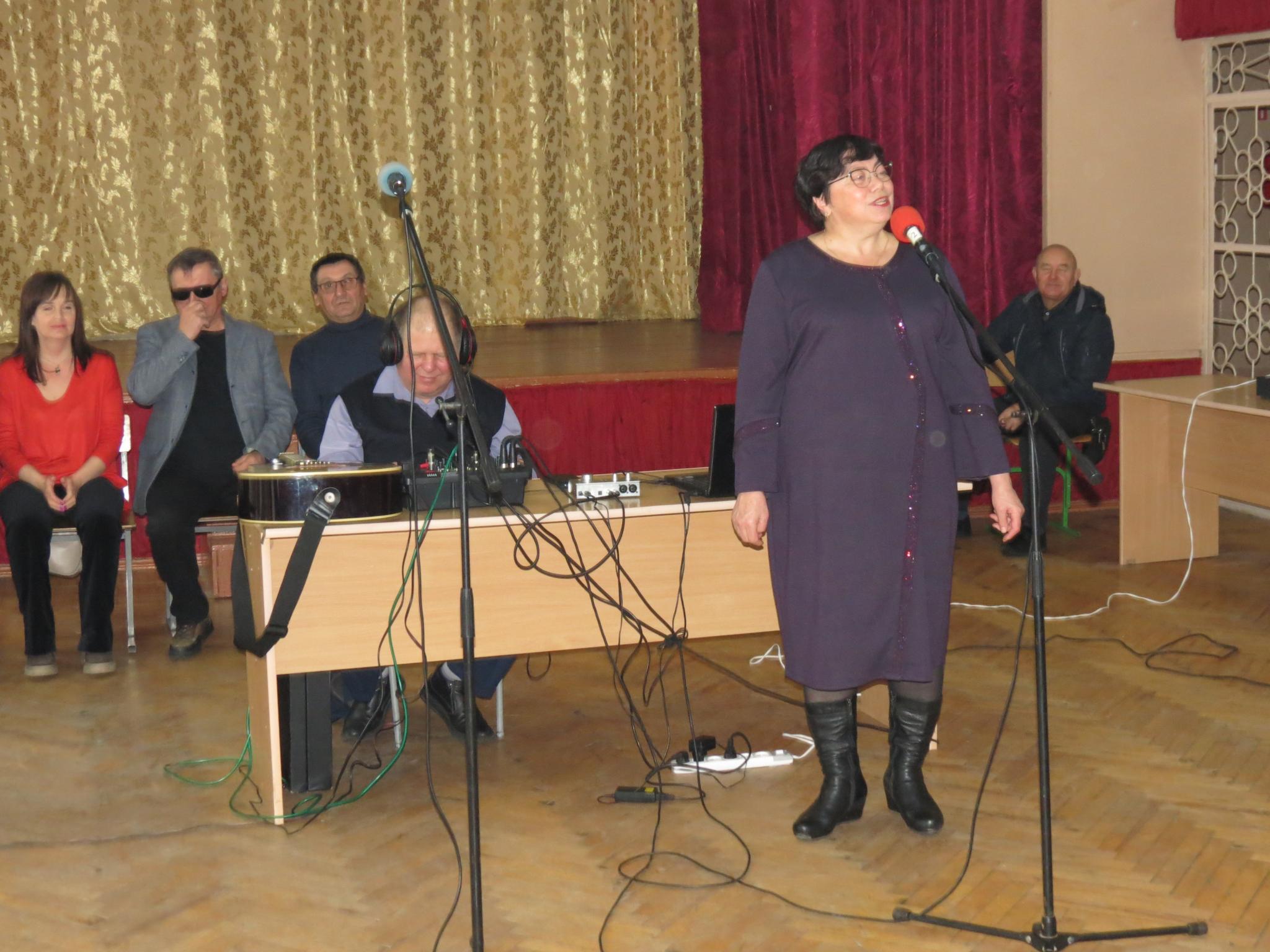 Новини Вінниці - фото з Незрячі вінничани влаштували концерт для школярів та розповіли про своє життя