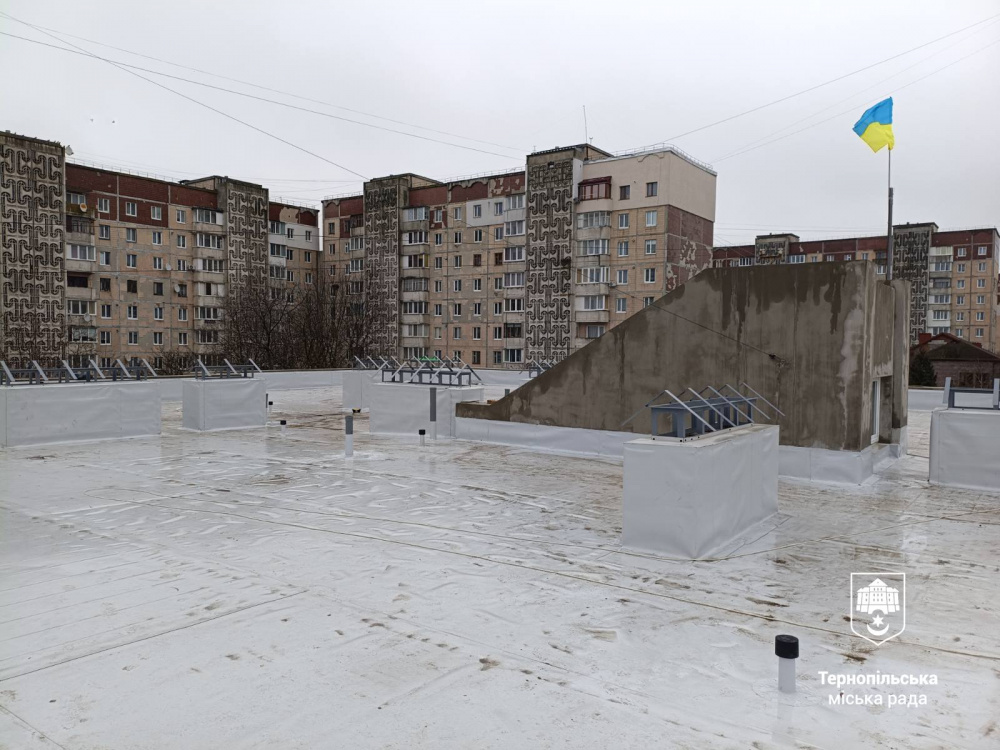 Новини Тернополя - фото з У тернопільському садку №21 триває термомодернізація: оновлюють вікна, утеплюють фасад і дах