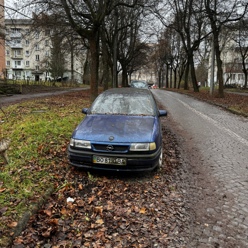 Новини Тернополя - фото з Власникам покинутих автомобілів у Тернополі дали місяць, аби ті прибрали транспорт із вулиць