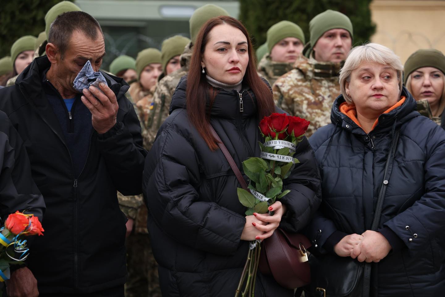 Новини Вінниці - фото з Орден за батька отримав маленький синочок: імена ще 10 прикордонників викарбували у камені