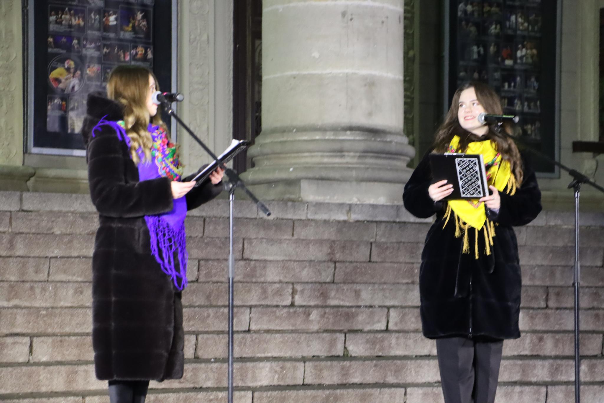 Новини Тернополя - фото з На Театральному майдані освятили різдвяну шопку: як усе відбувалося