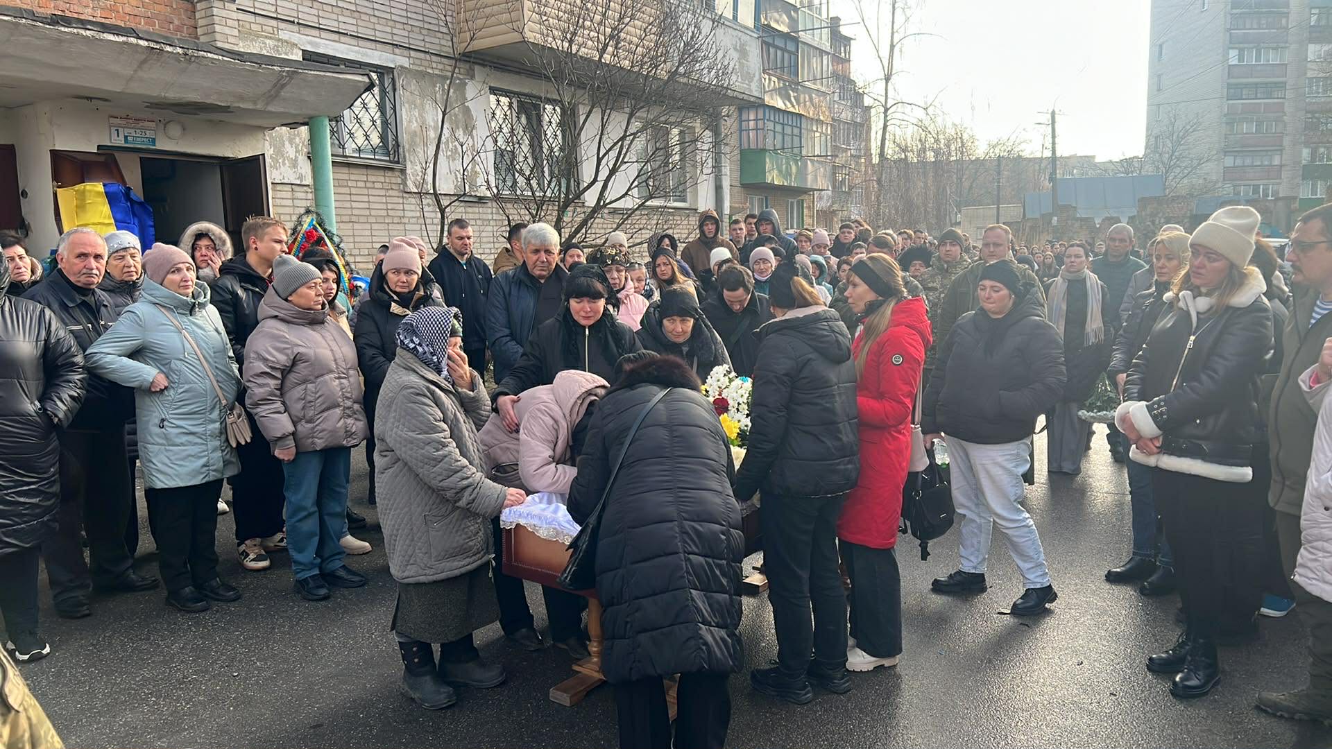 Новини Вінниці - фото з Загинув від скиду ворожого дрона. Вінниця провела у вічність полеглого воїна Сергія Ростківського