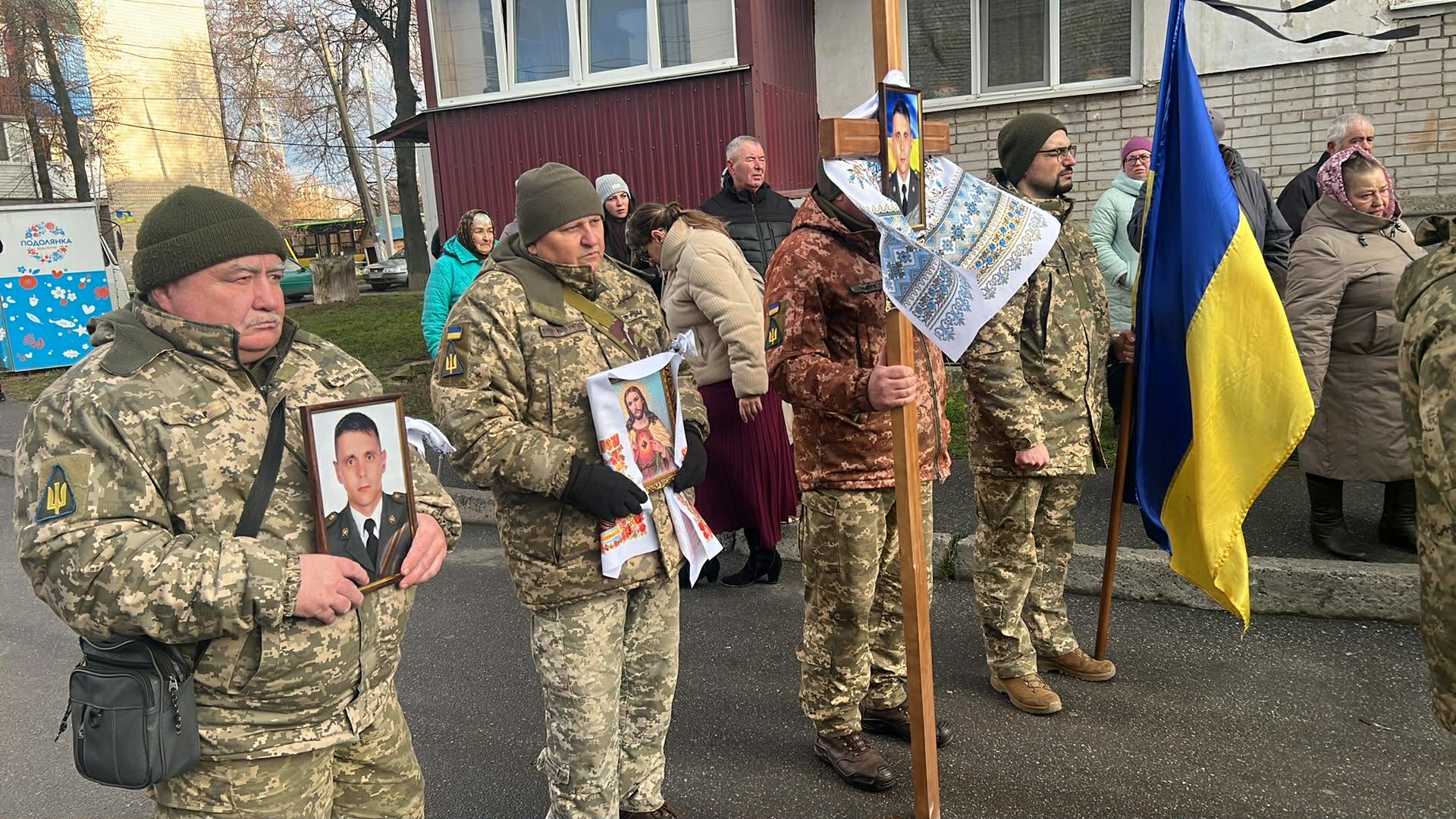 Новини Вінниці - фото з Загинув від скиду ворожого дрона. Вінниця провела у вічність полеглого воїна Сергія Ростківського