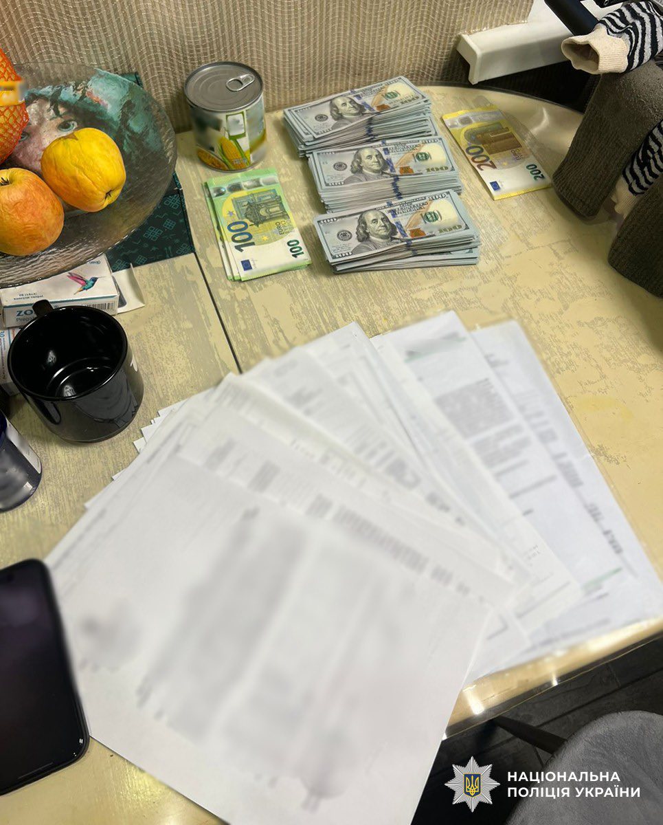 Новини Житомира - фото з Бердичівлянин «гарантував» знайомому інвалідність за 3 000 доларів: фігурант отримав підозру