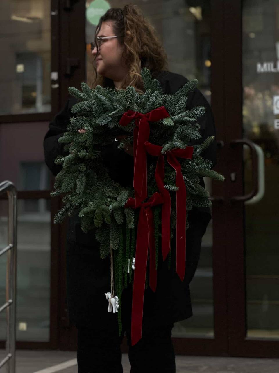 Новини Тернополя - фото з Авторські віночки, букети і ялинковий коник: де замовити новорічні декорації в Тернополі та їх ціни