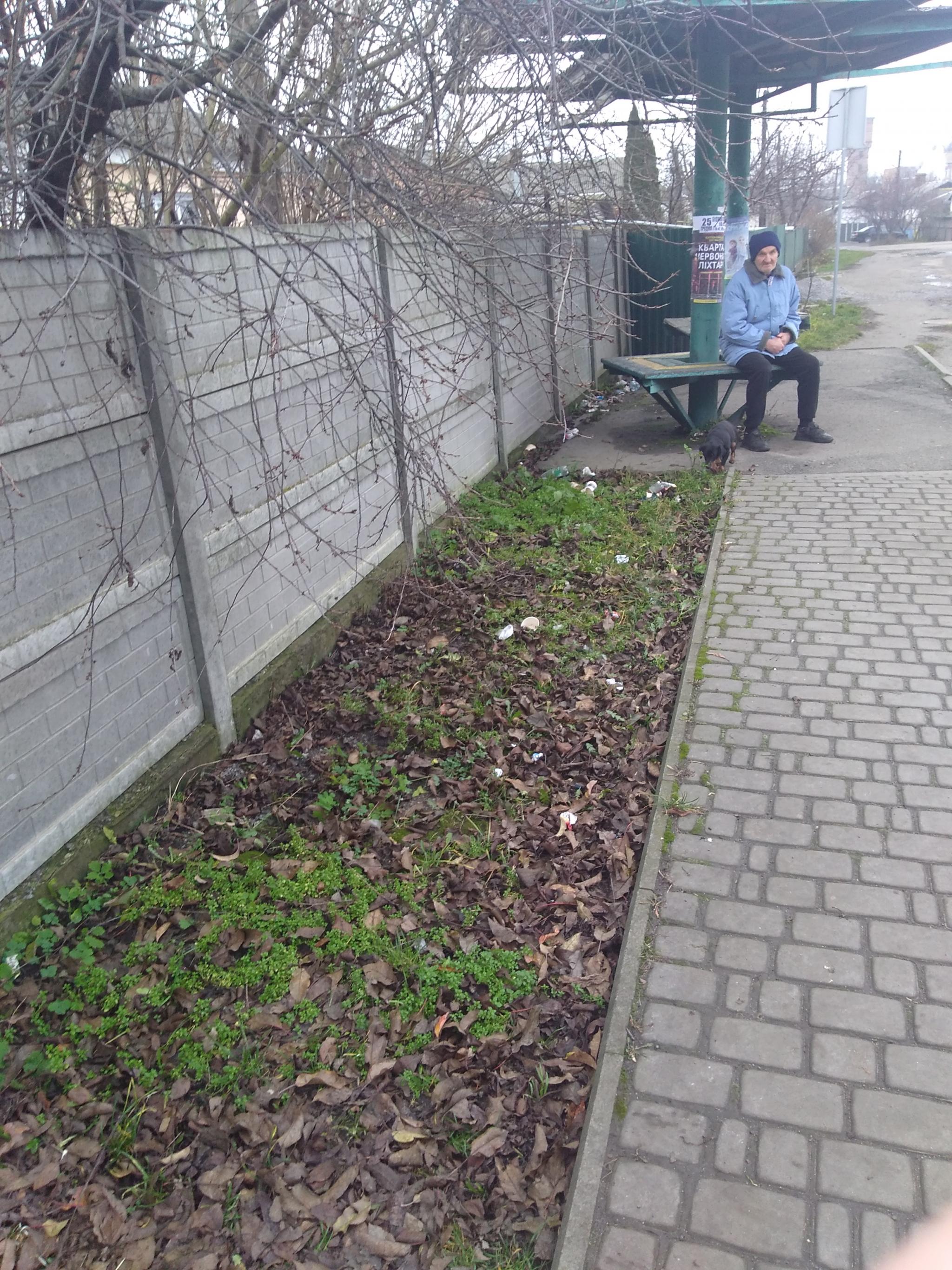 Новини Козятина - фото з «Сидіння віджили своє, цвяхи витягуються руками і ви хочете, щоб тут не смітили?»