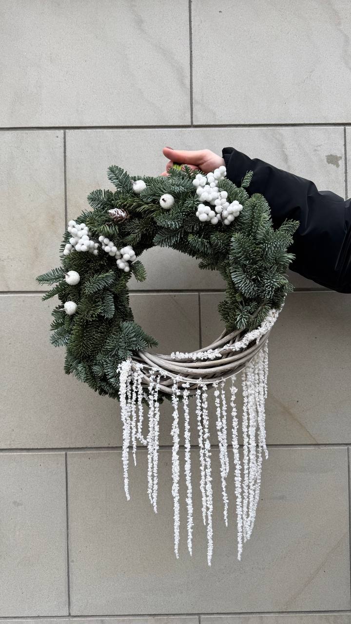 Новини Тернополя - фото з Авторські віночки, букети і ялинковий коник: де замовити новорічні декорації в Тернополі та їх ціни